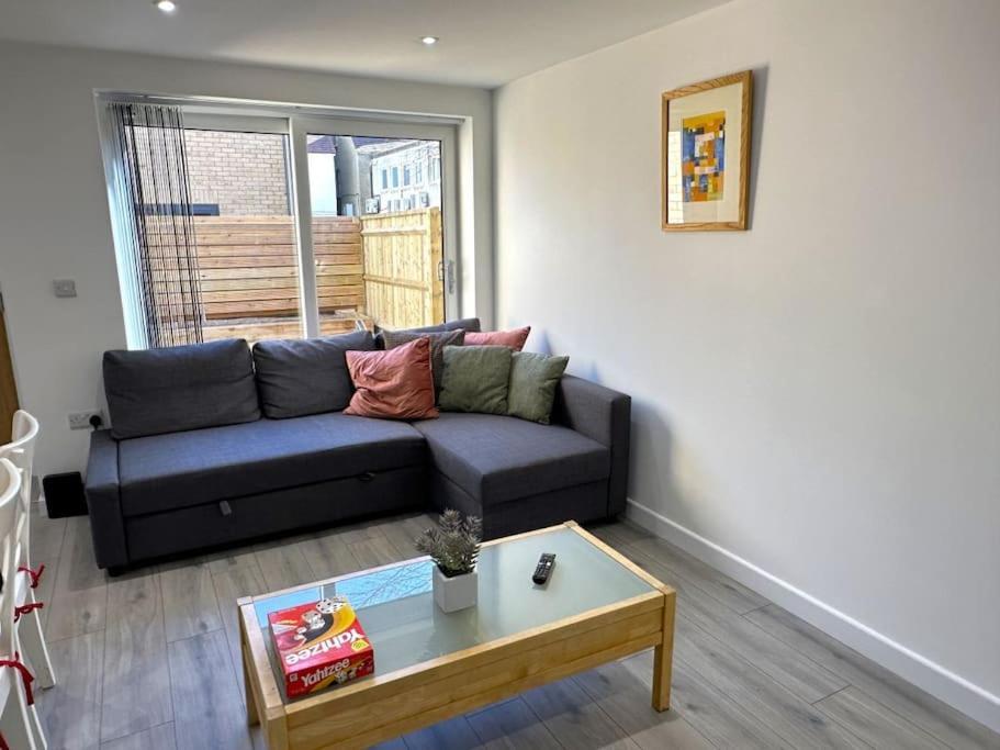 Charming New 2Br Detached House-Central Headington- Wi-Fi, Netflix, Top Location Oxford Dış mekan fotoğraf